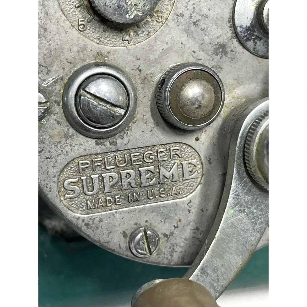 Pflueger Supreme Anti-Backlash Level Wind Bait Casting Fishing Reel -Vintage